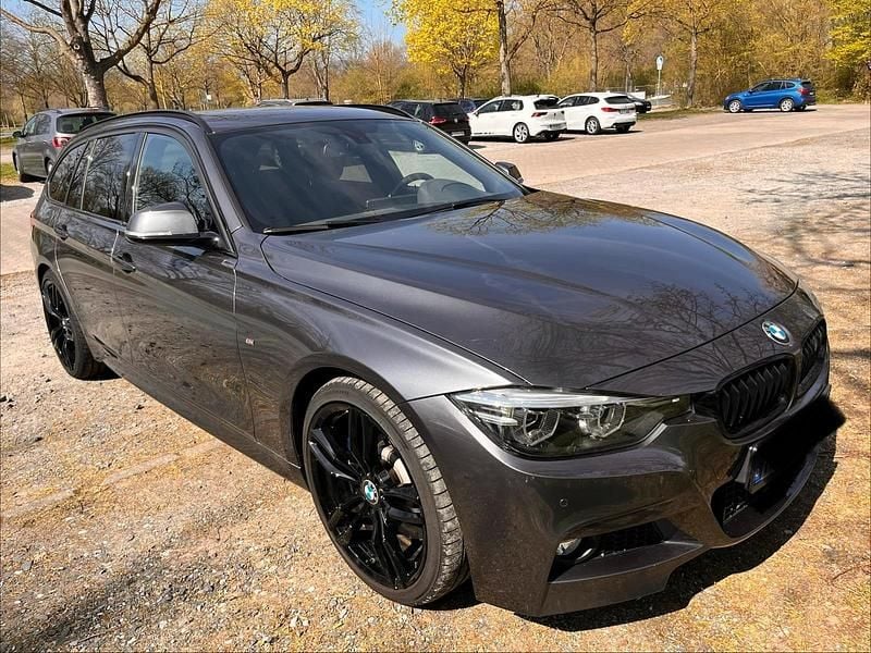 Gebraucht BMW 330 252 PS (185 kW) 2019 Grau Kombi