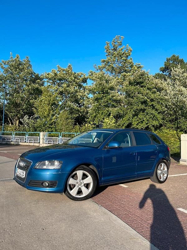 Blau Gebraucht 2010 Audi A3 Limousine | 6.500 € (Teuer) - Bild 1/4