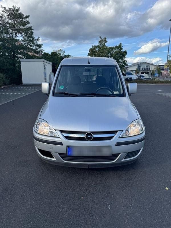 Silber Gebraucht 2007 Opel Combo Van / Kleinbus | 2.450 € (Etwas zu teuer) - Bild 1/4