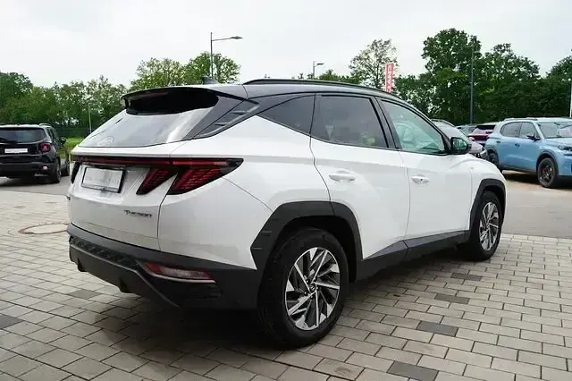 Gebraucht Hyundai Tucson Select 150 PS (110 kW) 2022 Weiß SUV