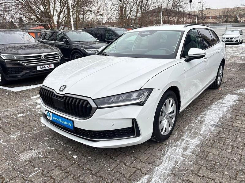 Gebraucht Skoda Superb Selection 193 PS (141 kW) 2025 Purity weiss Kombi