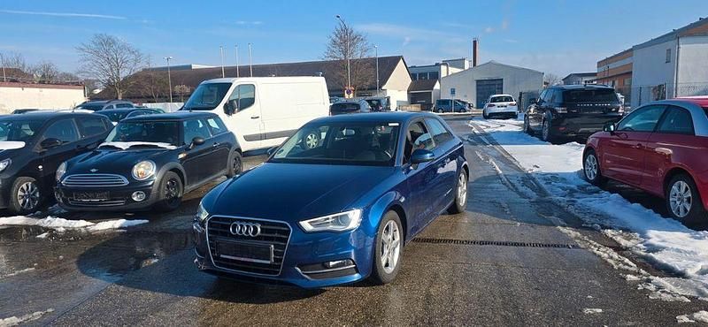 Gebraucht Audi A3 Ambition 122 PS (89 kW) 2013 Blau Limousine
