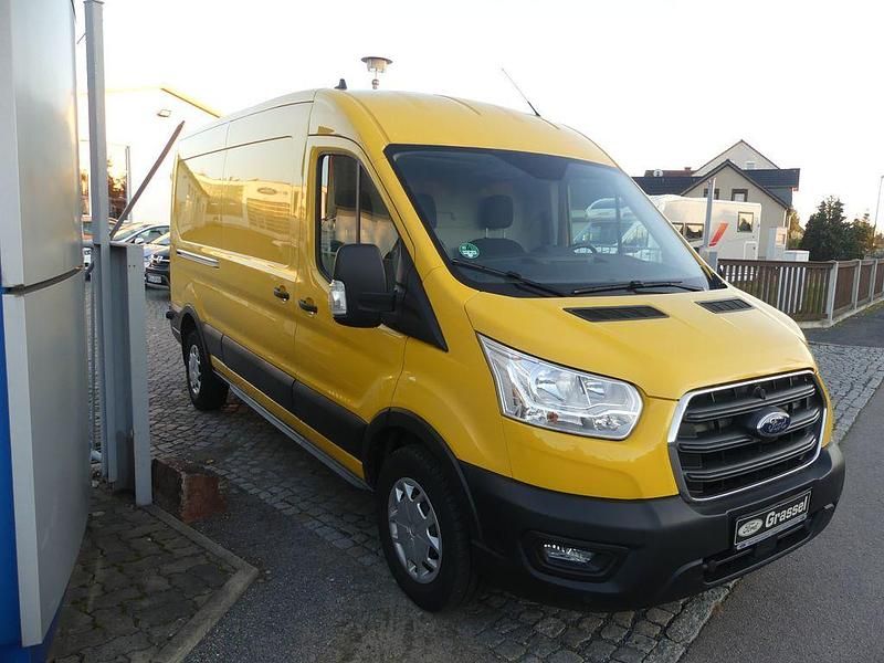 Gebraucht Ford Transit Trend 131 PS (96 kW) 2022 Gelb Limousine