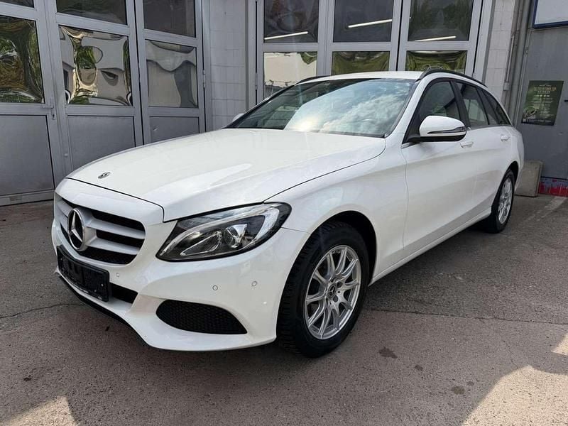 Gebraucht Mercedes C180 116 PS (85 kW) 2017 Polarweiss Kombi