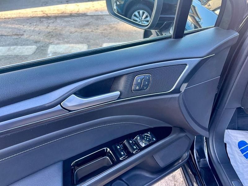 Gebraucht Ford Mondeo Titanium 190 PS (139 kW) 2019 Schwarz Limousine