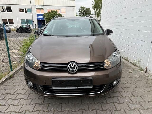 Gebraucht VW Golf VII Style 105 PS (77 kW) 2012 Toffee/graciosabraun Kombi