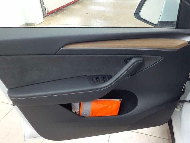 Gebraucht Tesla Model Y 378 kW (514 PS) 2022 Pearl white multicoat SUV