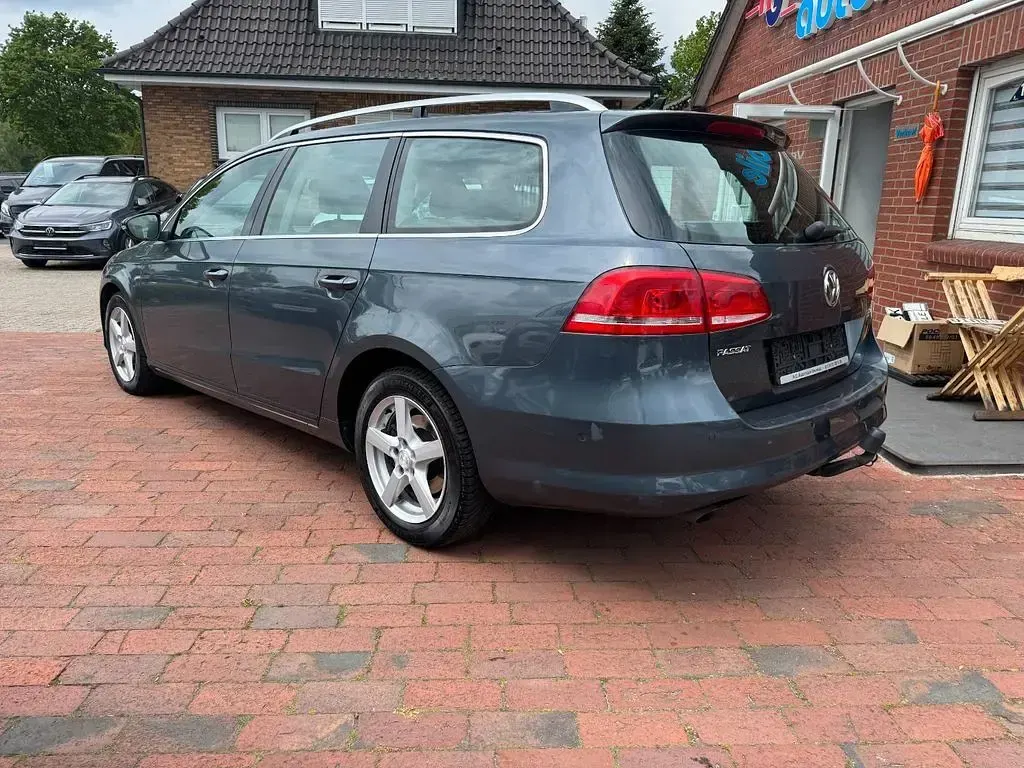 Gebraucht VW Passat Trendline 105 PS (77 kW) 2011 Grau Kombi