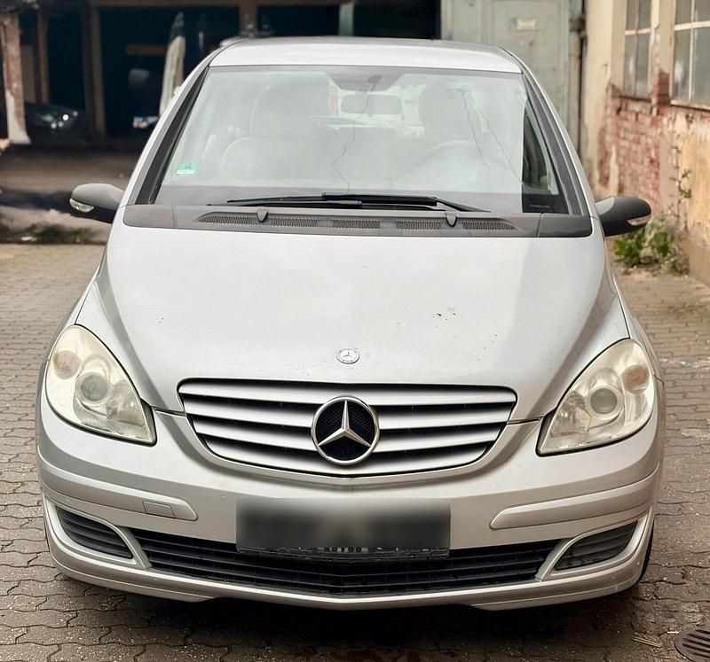 Silber Gebraucht 2007 Mercedes B150 Van / Kleinbus | 2.000 € (Superpreis) - Bild 1/4