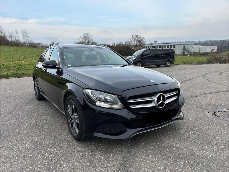 Schwarz Gebraucht 2016 Mercedes C200 Avantgarde Kombi | 10.490 € (Fairer Preis) - Bild 1/4