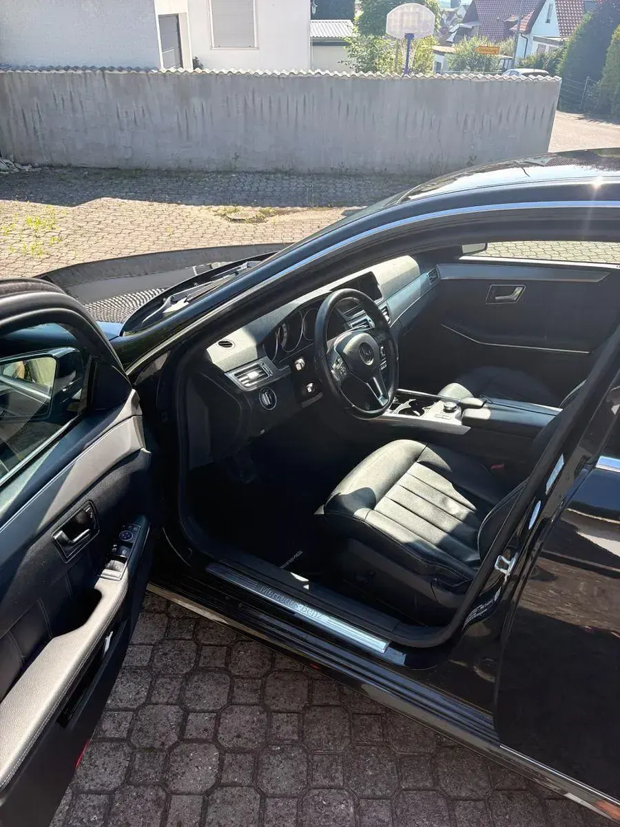 Gebraucht Mercedes E220 Avantgarde 170 PS (125 kW) 2015 Schwarz Kombi