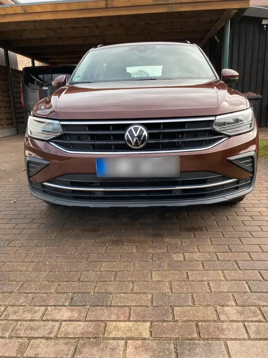 Gebraucht VW Tiguan Life 150 PS (110 kW) 2022 Braun SUV