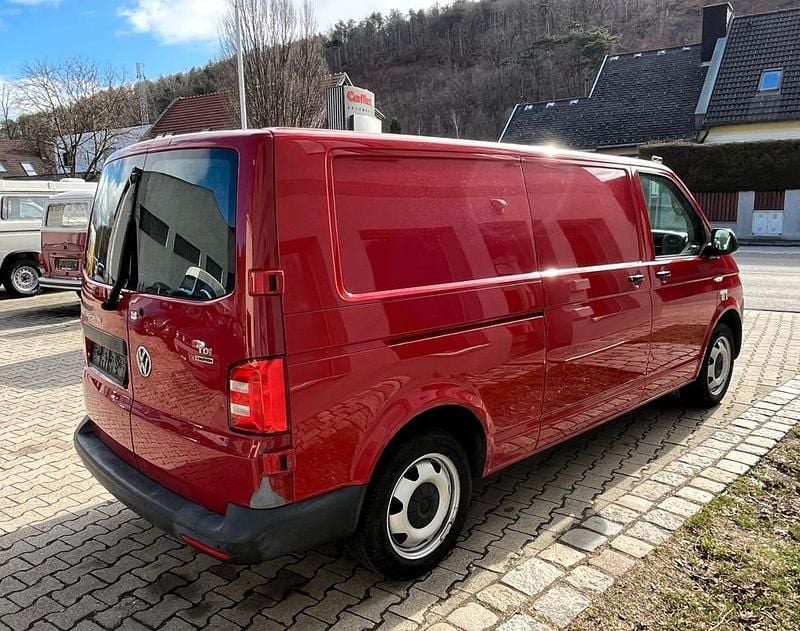 Gebraucht VW T6 150 PS (110 kW) 2018 Rot Van