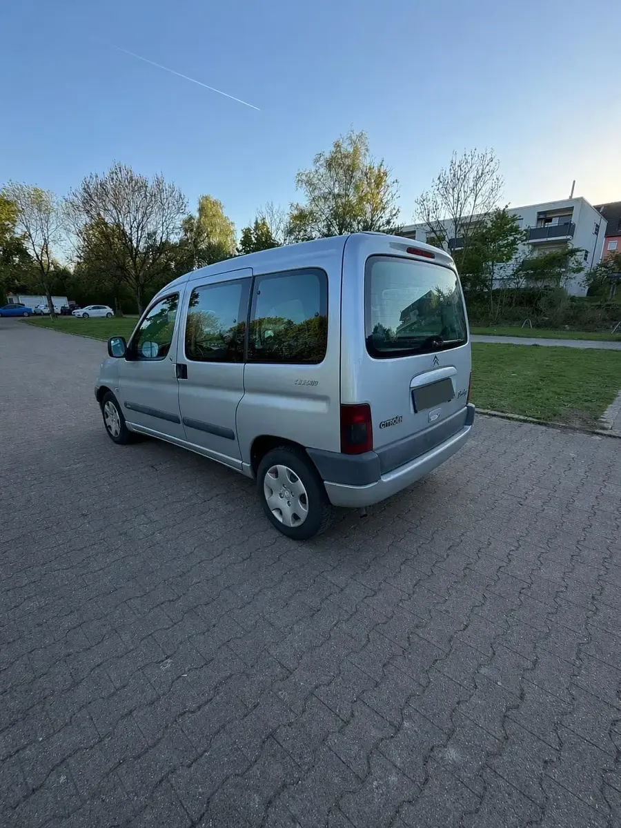 Gebraucht Citroën Berlingo 108 PS (79 kW) 2002 Silber Van / Kleinbus