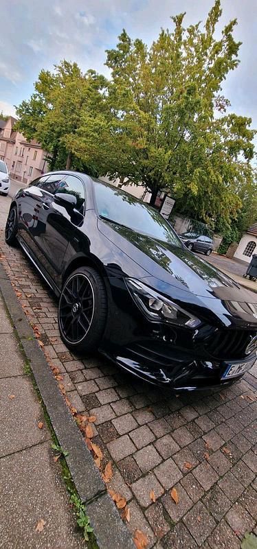 Schwarz Gebraucht 2020 Mercedes CLA250e Shooting Brake AMG Kombi | 25.750 € (Guter Preis) - Bild 1/4