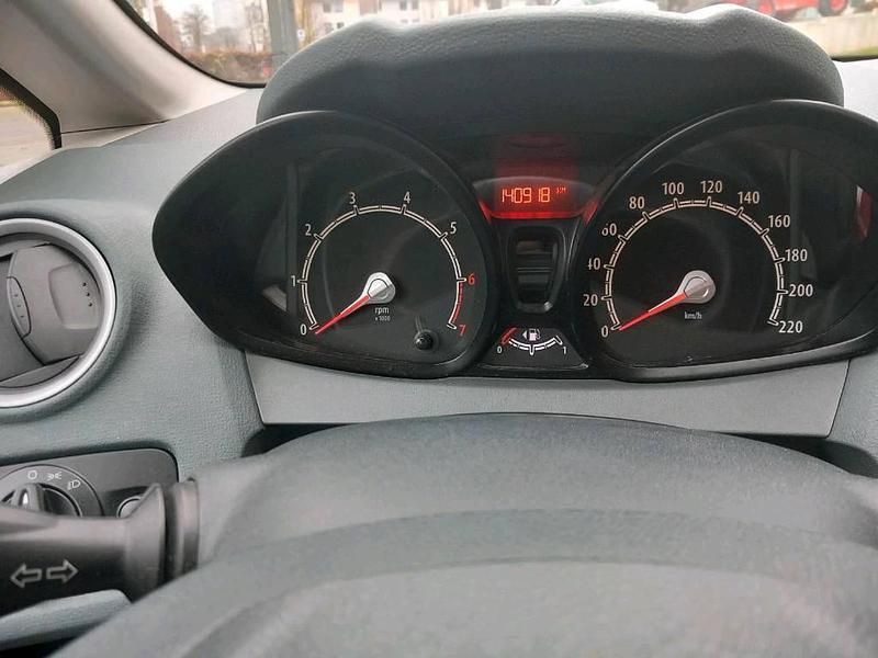 Gebraucht Ford Fiesta 82 PS (60 kW) 2011 Schwarz Kleinwagen