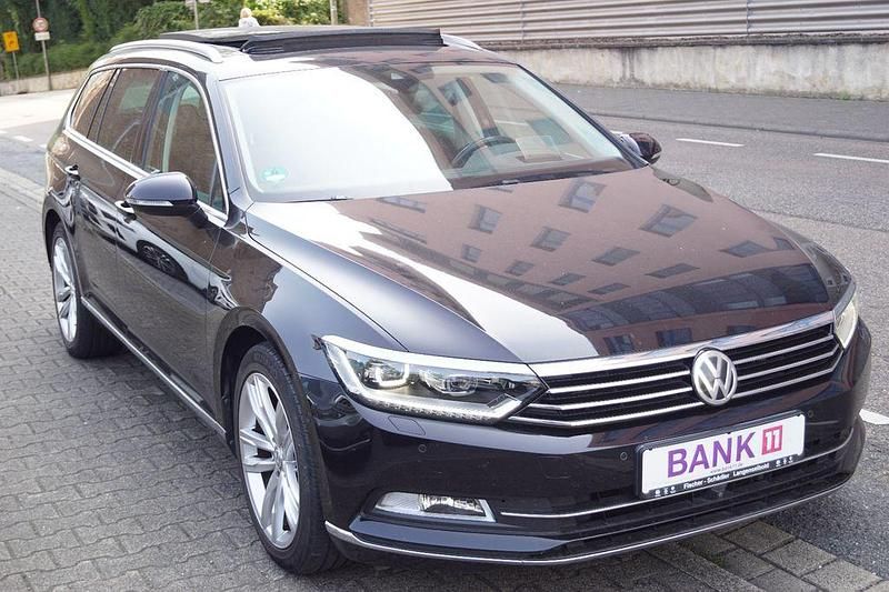 Schwarz Gebraucht 2015 VW Passat Highline Kombi | 16.790 € (Fairer Preis) - Bild 1/4