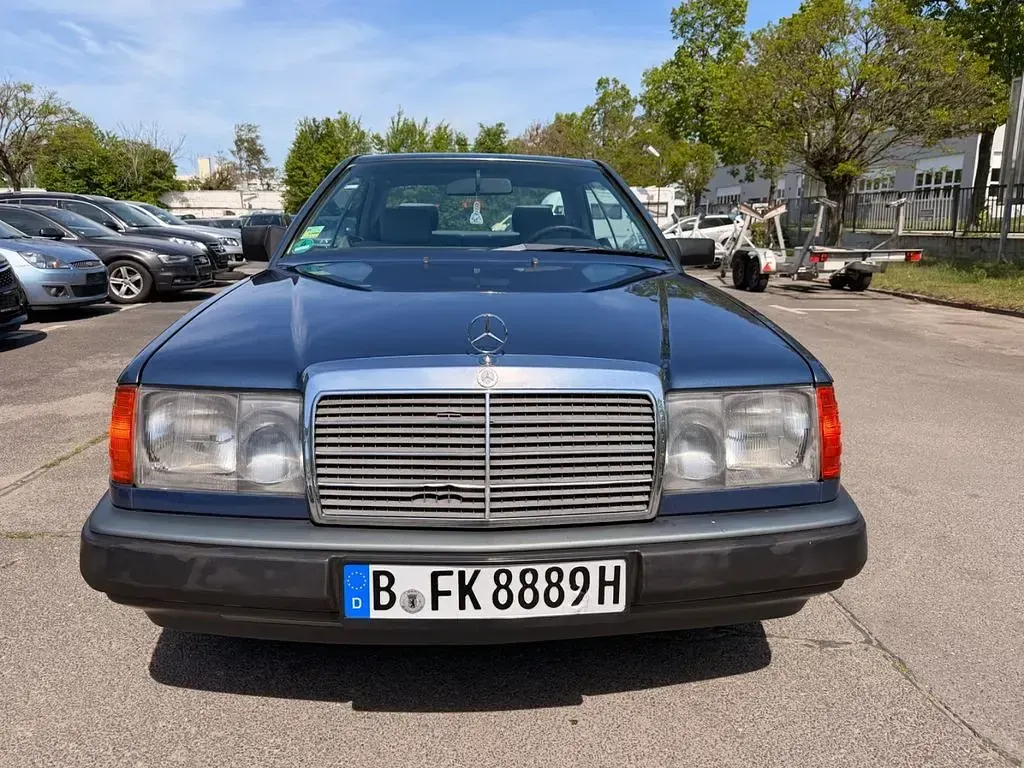 Gebraucht Mercedes 300 179 PS (131 kW) 1988 Blau Coupé