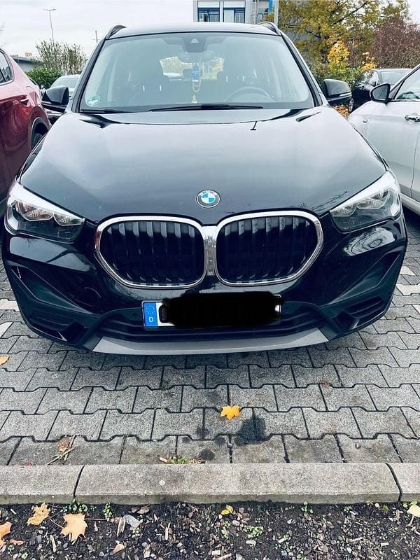 Schwarz Gebraucht 2020 BMW X1 Advantage SUV | 19.000 € (Superpreis) - Bild 1/4