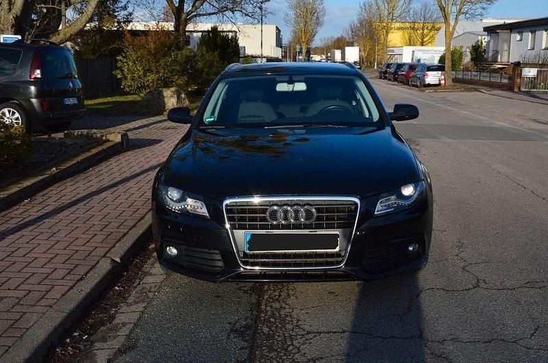 Gebraucht Audi A4 Design 160 PS (117 kW) 2011 Schwarz Kombi