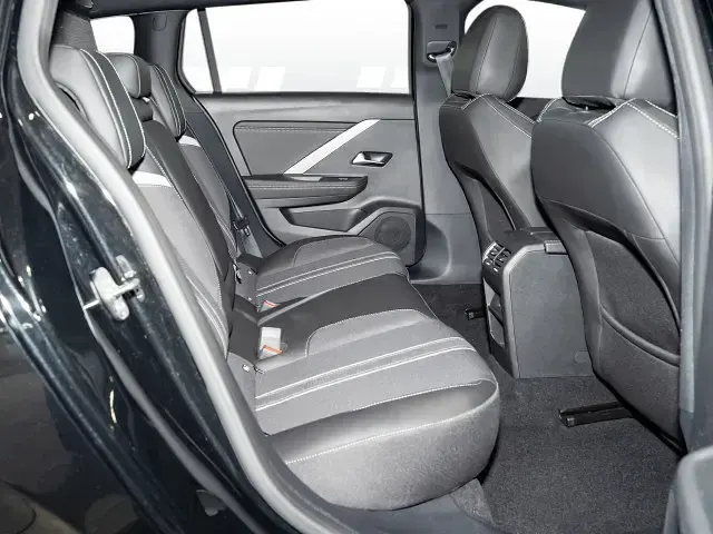 Gebraucht Opel Astra S 131 PS (96 kW) 2024 Schwarz Kleinwagen