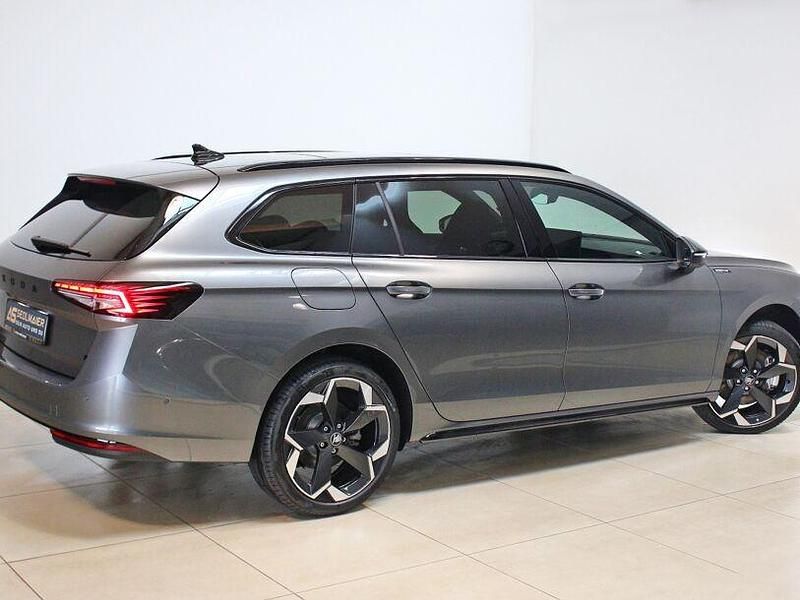 Gebraucht Skoda Superb SportLine 2025 Grau Kombi