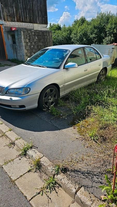 Silber Gebraucht 2001 Opel Omega Limousine | 2.999 € (Fairer Preis) - Bild 1/4