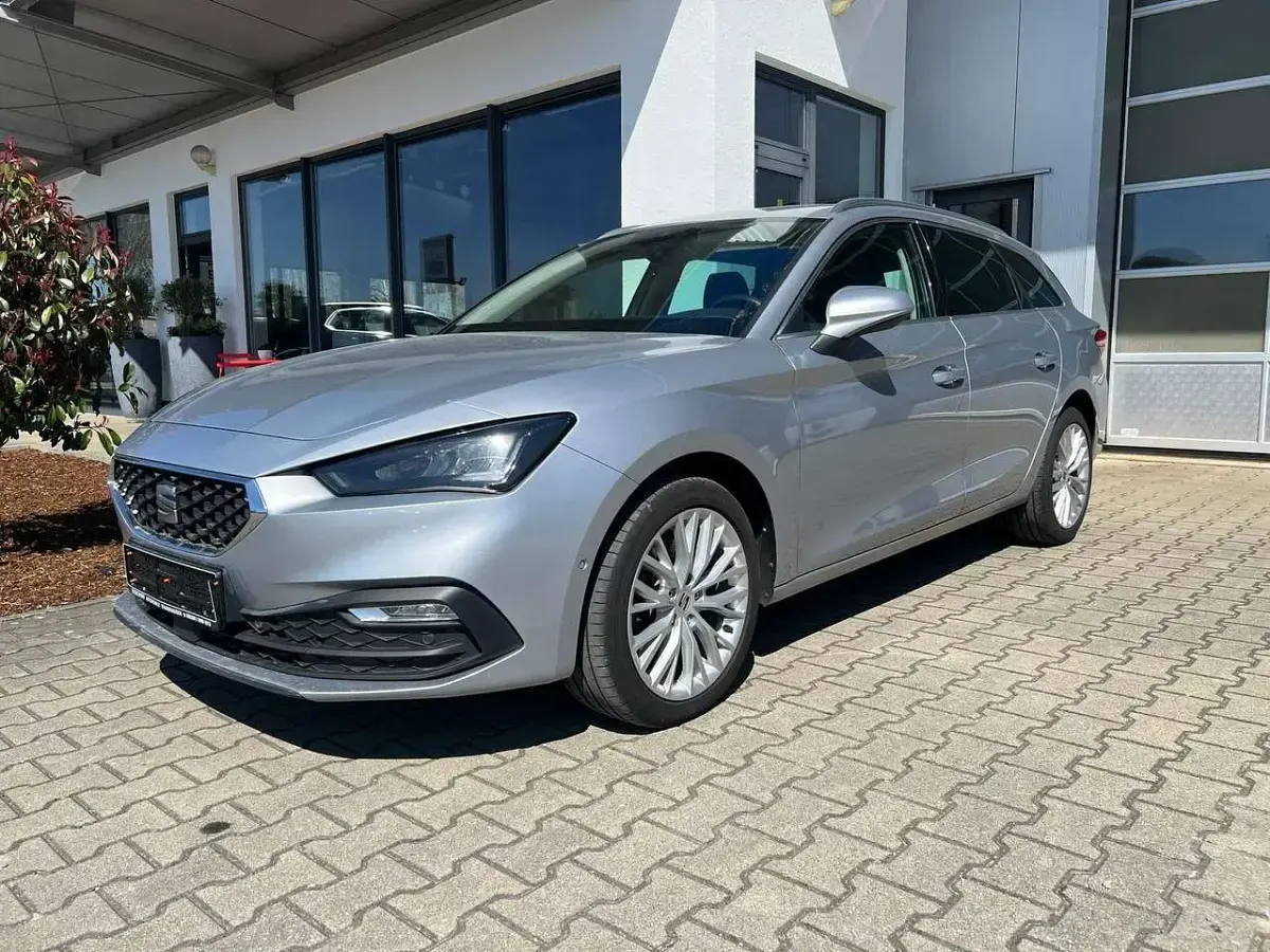 Gebraucht Seat Leon XCELLENCE 150 PS (110 kW) 2022 "urban" silber Kombi