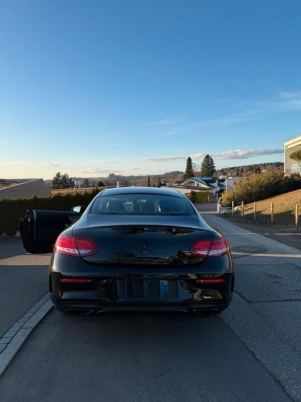 Gebraucht Mercedes C250 211 PS (155 kW) 2016 Schwarz Coupé