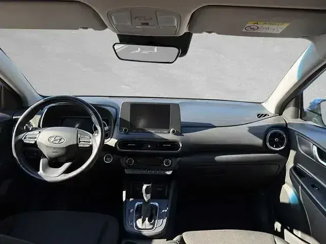 Gebraucht Hyundai Kona Prime 141 PS (103 kW) 2021 Blau (surfy blue) SUV