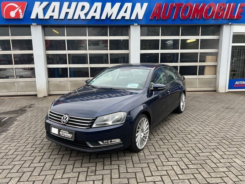 Blau Gebraucht 2010 VW Passat Trendline Limousine | 6.499 € (Teuer) - Bild 1/4
