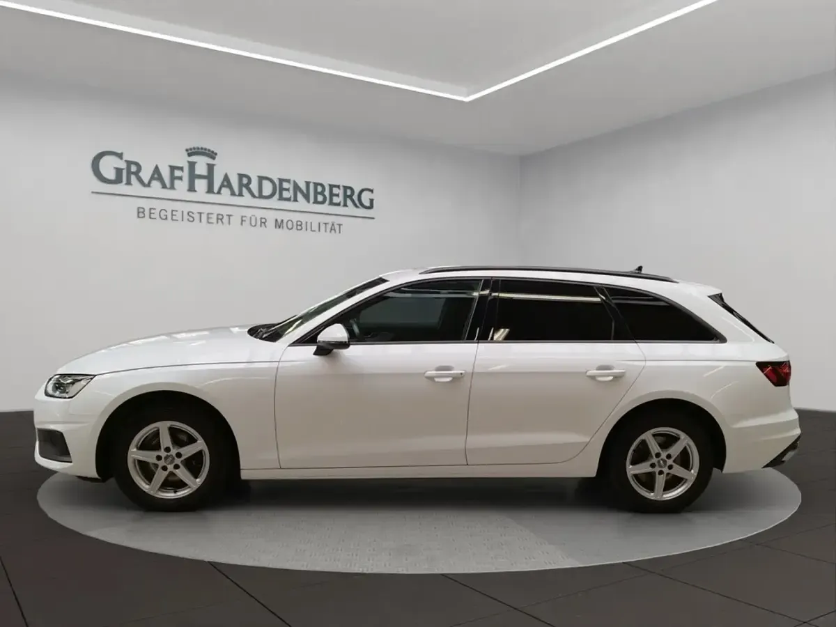 Gebraucht Audi A4 Ambiente 163 PS (119 kW) 2022 Ibisweiß Kombi