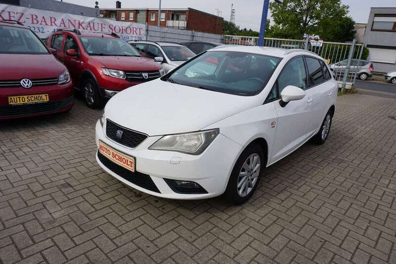 Weiß Gebraucht 2012 Seat Ibiza ST Style Kombi | 1.990 € (Guter Preis) - Bild 1/4