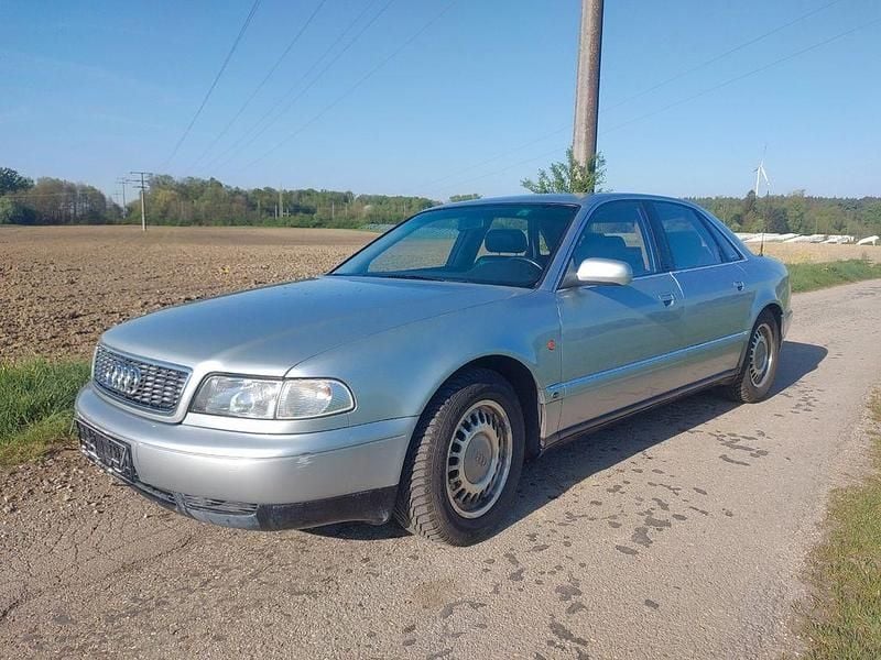 Blau Gebraucht 1995 Audi A8 Limousine | 4.900 € - Bild 1/4