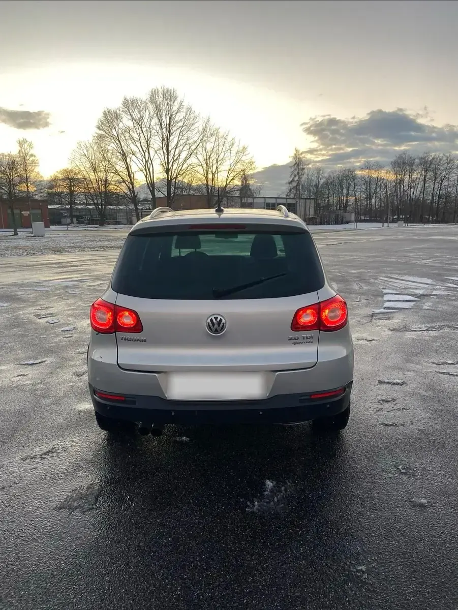 Gebraucht VW Tiguan 140 PS (102 kW) 2010 Silber SUV
