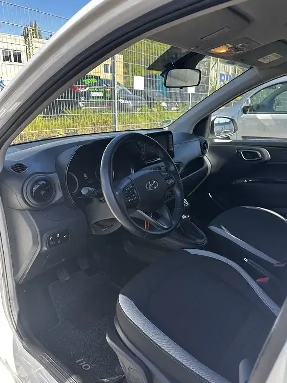 Gebraucht Hyundai i10 Edition 30 67 PS (49 kW) 2021 Weiß Kleinwagen