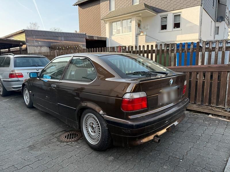 Gebraucht BMW 316 Compact 102 PS (75 kW) 1998 Braun Kleinwagen