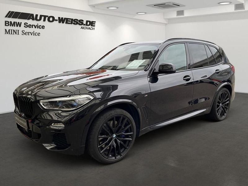 Black sapphire metallic (schwarz) Gebraucht 2020 BMW X5 M50 Performance SUV | 56.900 € (Teuer) - Bild 1/4