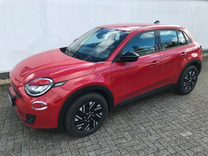Gebraucht Fiat 600E Red 114 kW (156 PS) 2023 Rot SUV