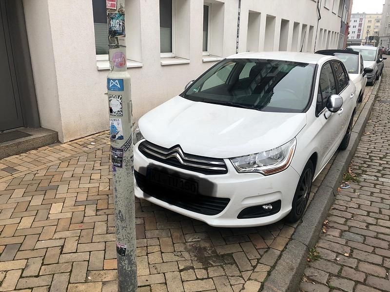 Weiß Gebraucht 2014 Citroën C4 Limousine | 5.500 € (Fairer Preis) - Bild 1/4