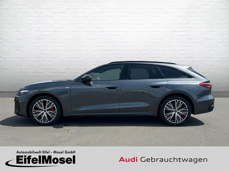 Neu Audi A5 Sport 150 PS (110 kW) 2025 Grau Coupé