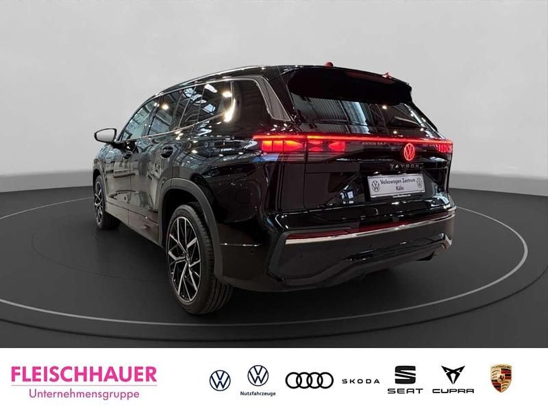 Neu VW Tayron Elegance 193 PS (141 kW) 2026 Grenadillschwarz metallic SUV