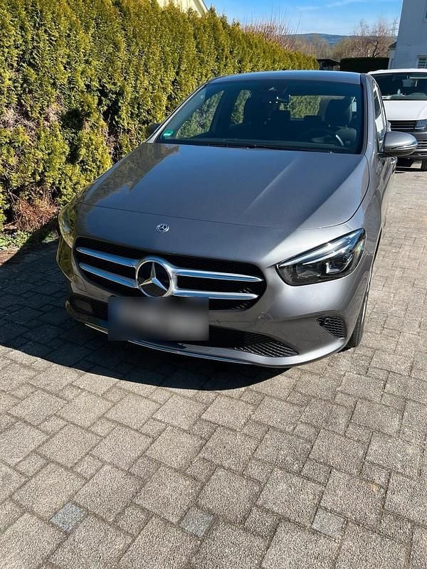 Gebraucht Mercedes B220 190 PS (139 kW) 2019 Grau Van / Kleinbus