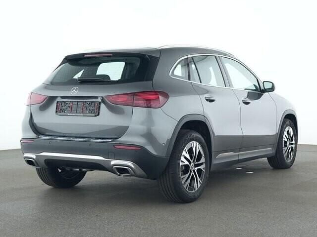 Gebraucht Mercedes GLA180 Advanced 136 PS (100 kW) 2025 lack mountaingrau SUV