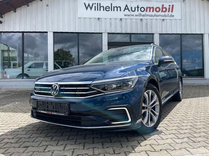 Blau Gebraucht 2020 VW Passat GTE Limousine | 21.990 € (Fairer Preis) - Bild 1/4