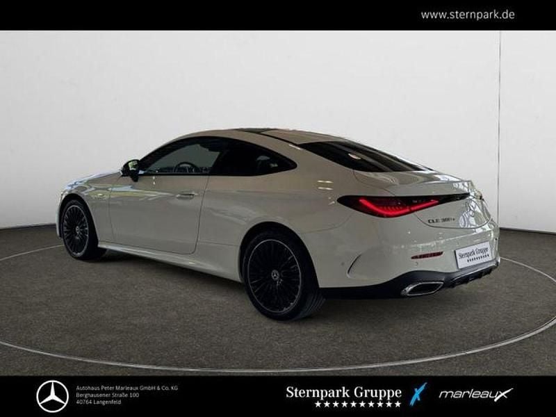 Gebraucht Mercedes E300 204 PS (150 kW) 2025 Unilack polarweiß Coupé