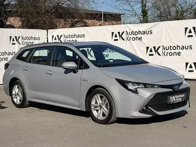 Gebraucht Toyota Corolla Business Edition 184 PS (135 kW) 2021 Cement grey Kombi