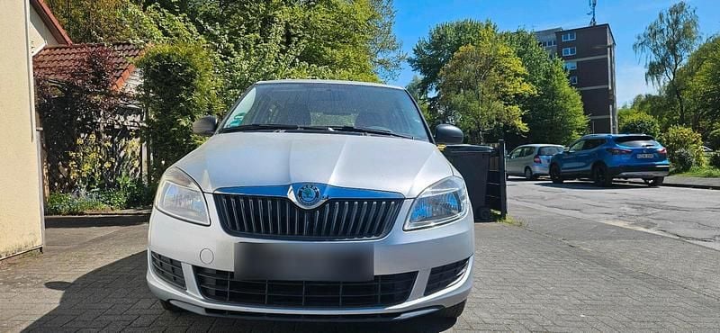 Second-hand Skoda Fabia 60 CP (44 kW) 2011 Argintiu Berlinǎ