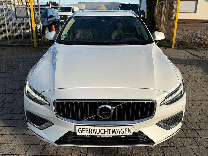 Gebraucht Volvo V60 Plus 253 PS (186 kW) 2022 Weiß Kombi