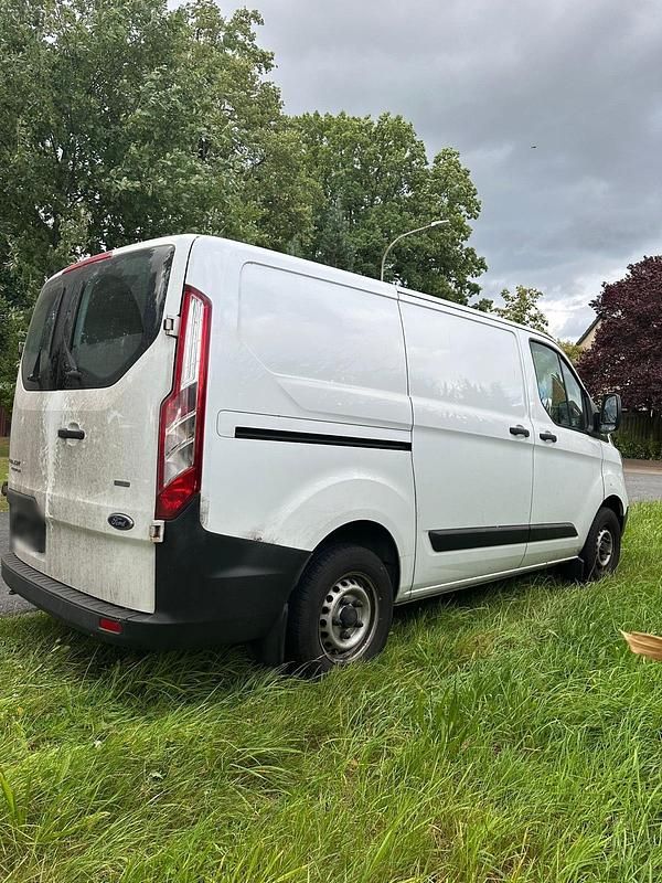 Gebraucht Ford Transit Custom 105 PS (77 kW) 2018 Weiß Van / Kleinbus
